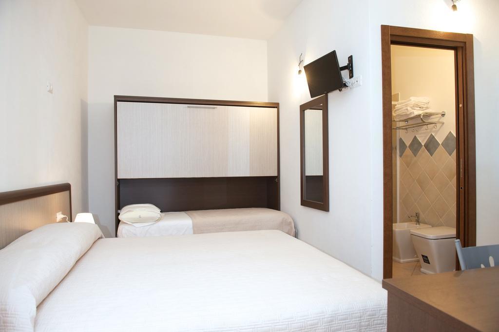 Bed and Breakfast Domo - Guest-House Il Nespolo Fiorito à Orosei Extérieur photo