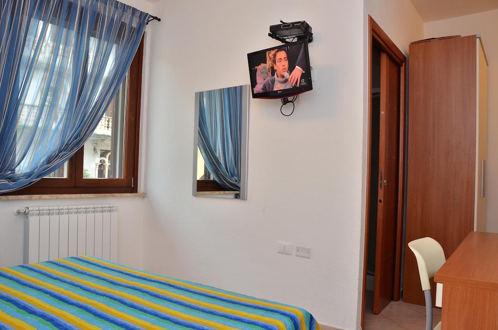 Bed and Breakfast Domo - Guest-House Il Nespolo Fiorito à Orosei Extérieur photo