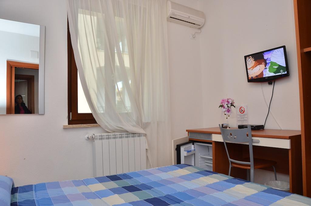 Bed and Breakfast Domo - Guest-House Il Nespolo Fiorito à Orosei Extérieur photo