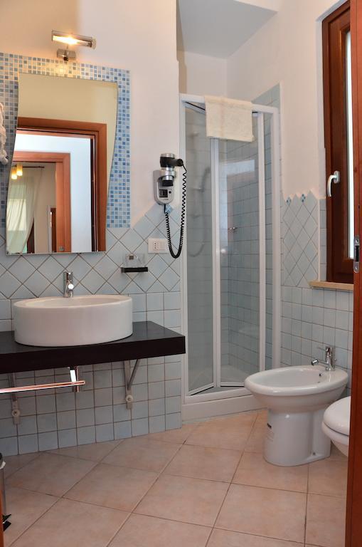 Bed and Breakfast Domo - Guest-House Il Nespolo Fiorito à Orosei Extérieur photo