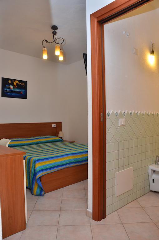 Bed and Breakfast Domo - Guest-House Il Nespolo Fiorito à Orosei Extérieur photo