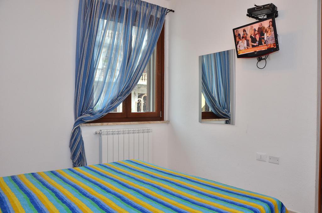 Bed and Breakfast Domo - Guest-House Il Nespolo Fiorito à Orosei Extérieur photo
