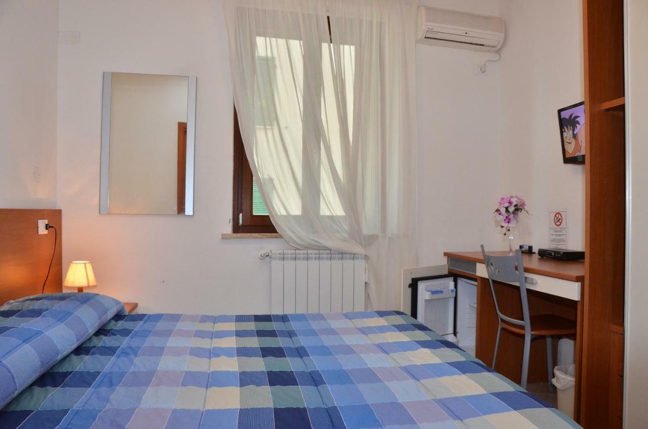 Bed and Breakfast Domo - Guest-House Il Nespolo Fiorito à Orosei Extérieur photo